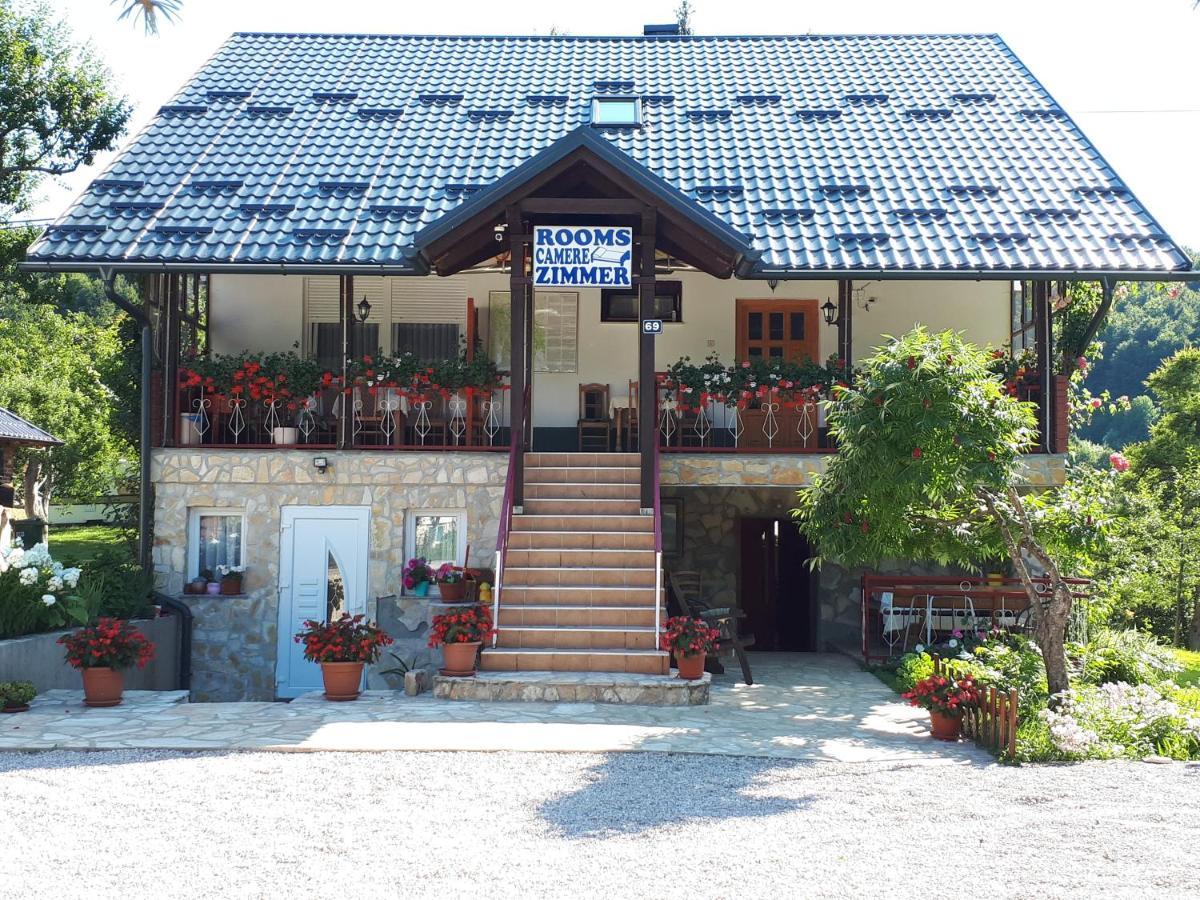 Guest House Family Varda Plitvice Lakes Plitvička Jezera Εξωτερικό φωτογραφία