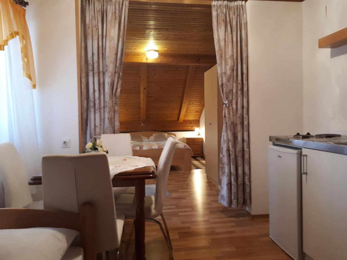 Guest House Family Varda Plitvice Lakes Plitvička Jezera Εξωτερικό φωτογραφία
