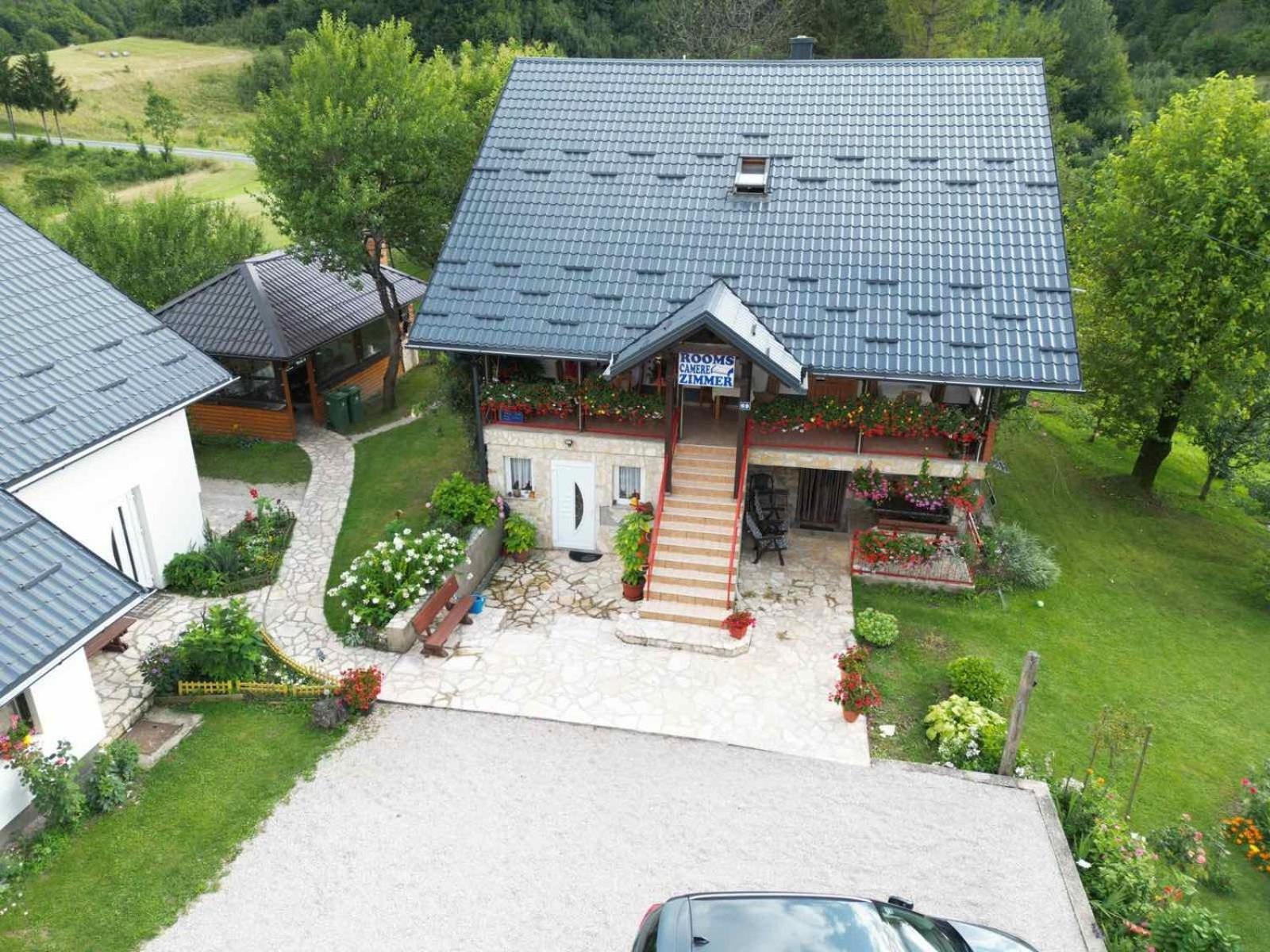 Guest House Family Varda Plitvice Lakes Plitvička Jezera Εξωτερικό φωτογραφία