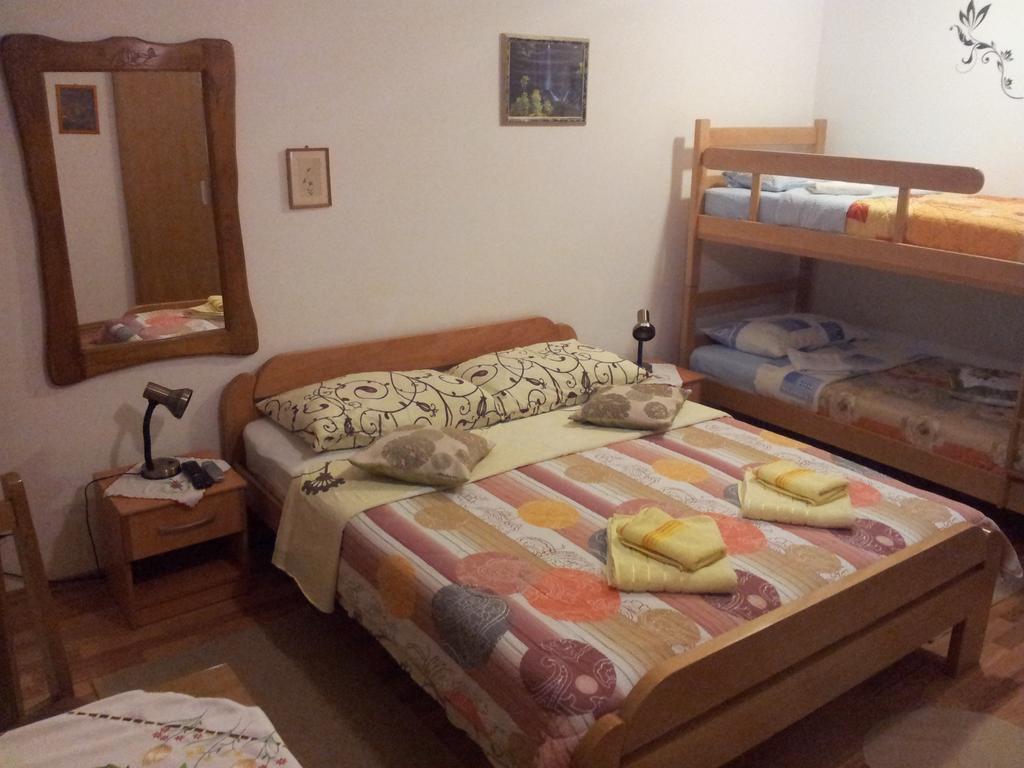 Guest House Family Varda Plitvice Lakes Plitvička Jezera Εξωτερικό φωτογραφία