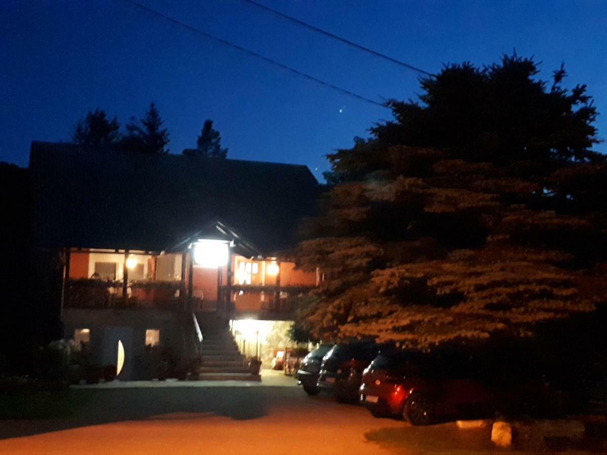 Guest House Family Varda Plitvice Lakes Plitvička Jezera Εξωτερικό φωτογραφία